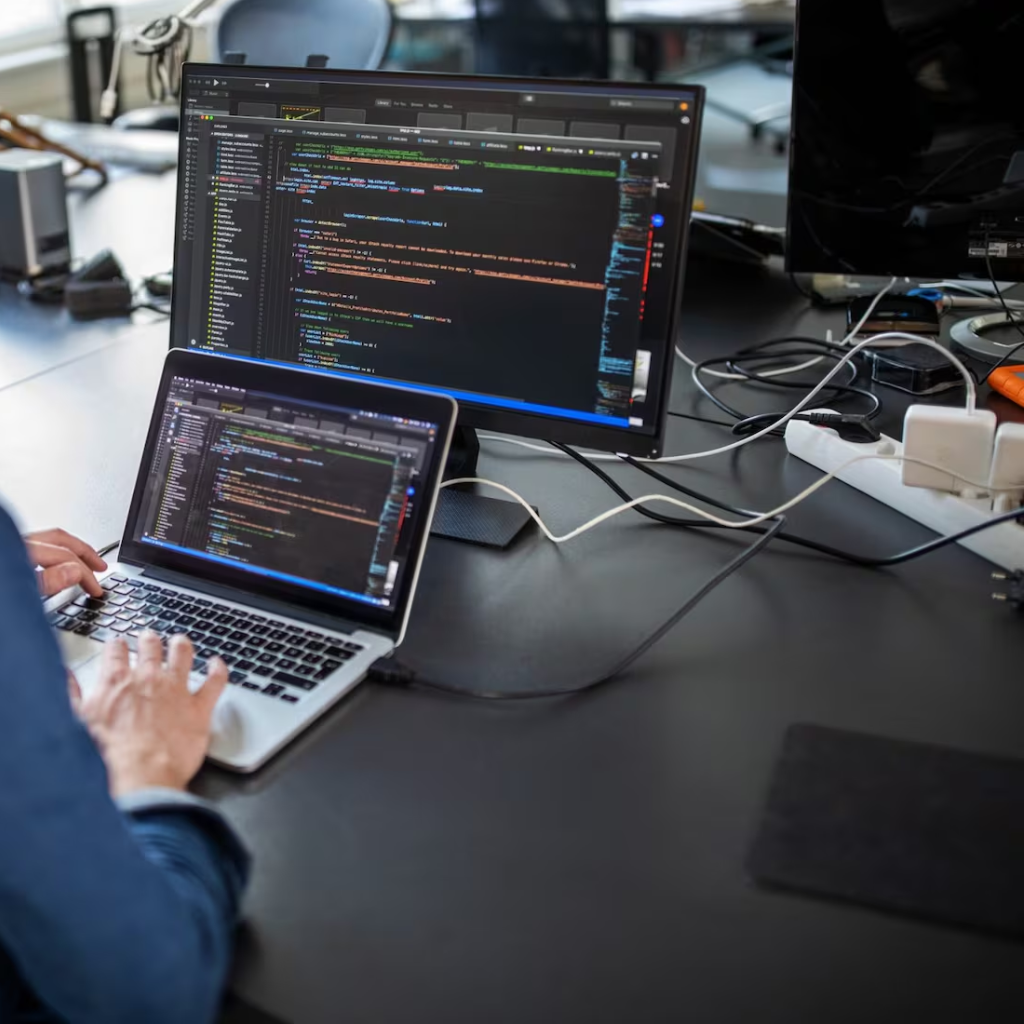 Creación de Aplicaciones Web, Escritorio y Móvil Creación de Aplicaciones Web, Escritorio y Móvil